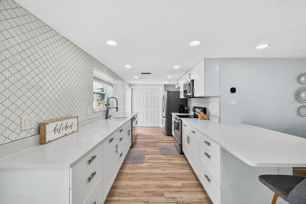 5312 Flora Avenue Holiday, FL 34690 - Photo 12 of 60