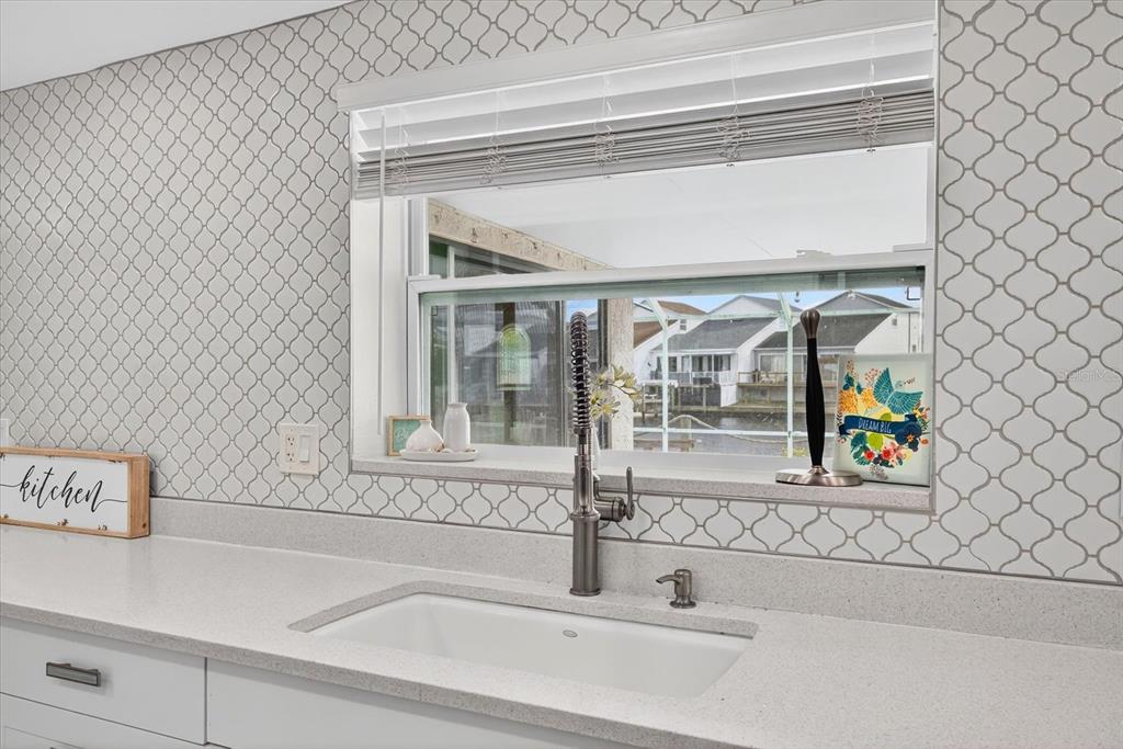 5312 Flora Avenue Holiday, FL 34690 - Photo 13 of 60