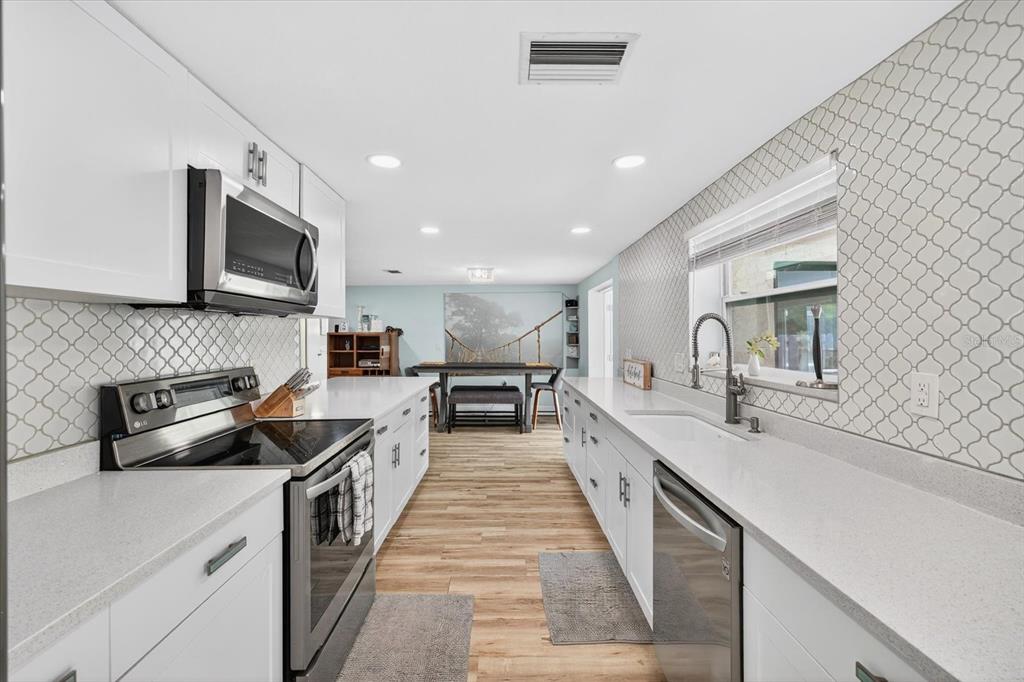 5312 Flora Avenue Holiday, FL 34690 - Photo 14 of 60