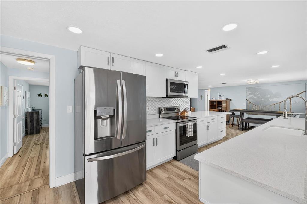 5312 Flora Avenue Holiday, FL 34690 - Photo 15 of 60