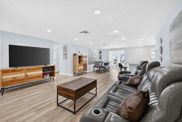 $3,500 | 5312 Flora Avenue, Holiday, FL 34690