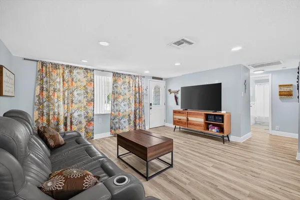 $3,500 | 5312 Flora Avenue, Holiday, FL 34690