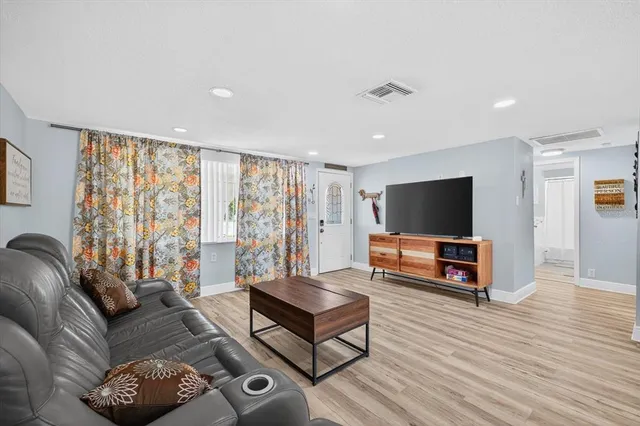 $3,500 | 5312 Flora Avenue, Holiday, FL 34690