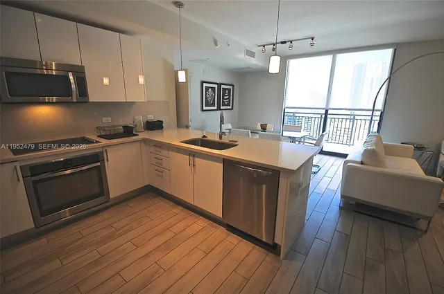 $4,500 | 999 Southwest 1st Avenue, Unit 2802, Miami, FL 33130