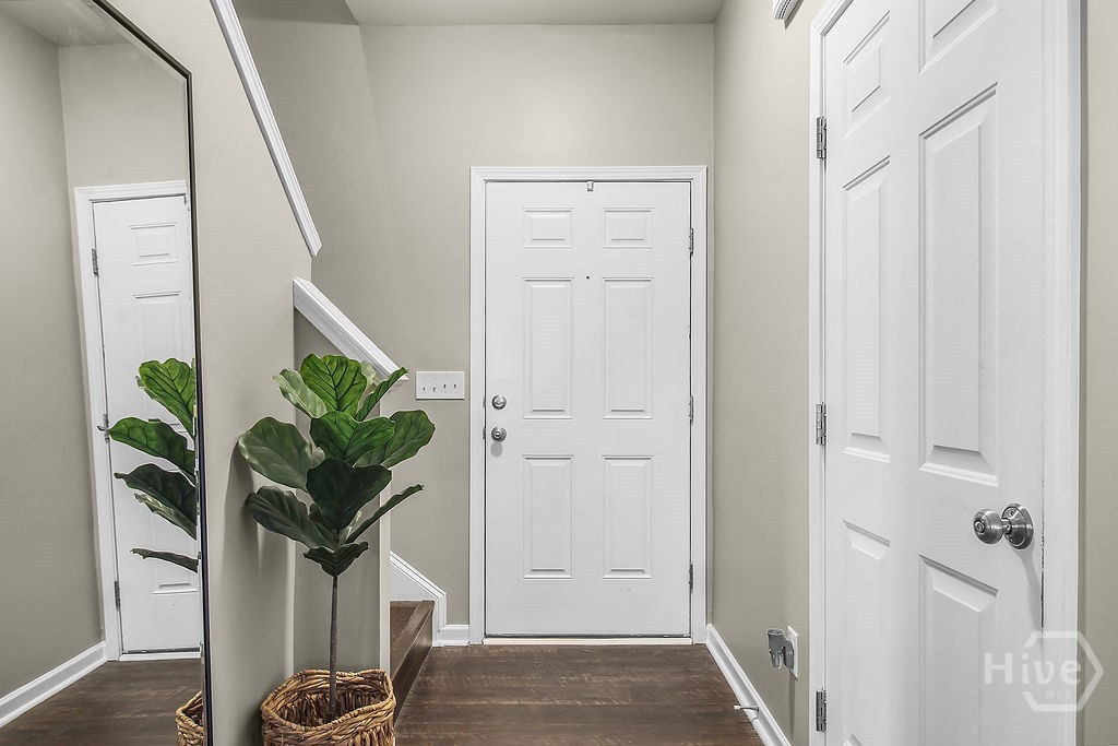 153 Hamilton Grove Drive Pooler, GA 31322 - Photo 6 of 38 Foyer