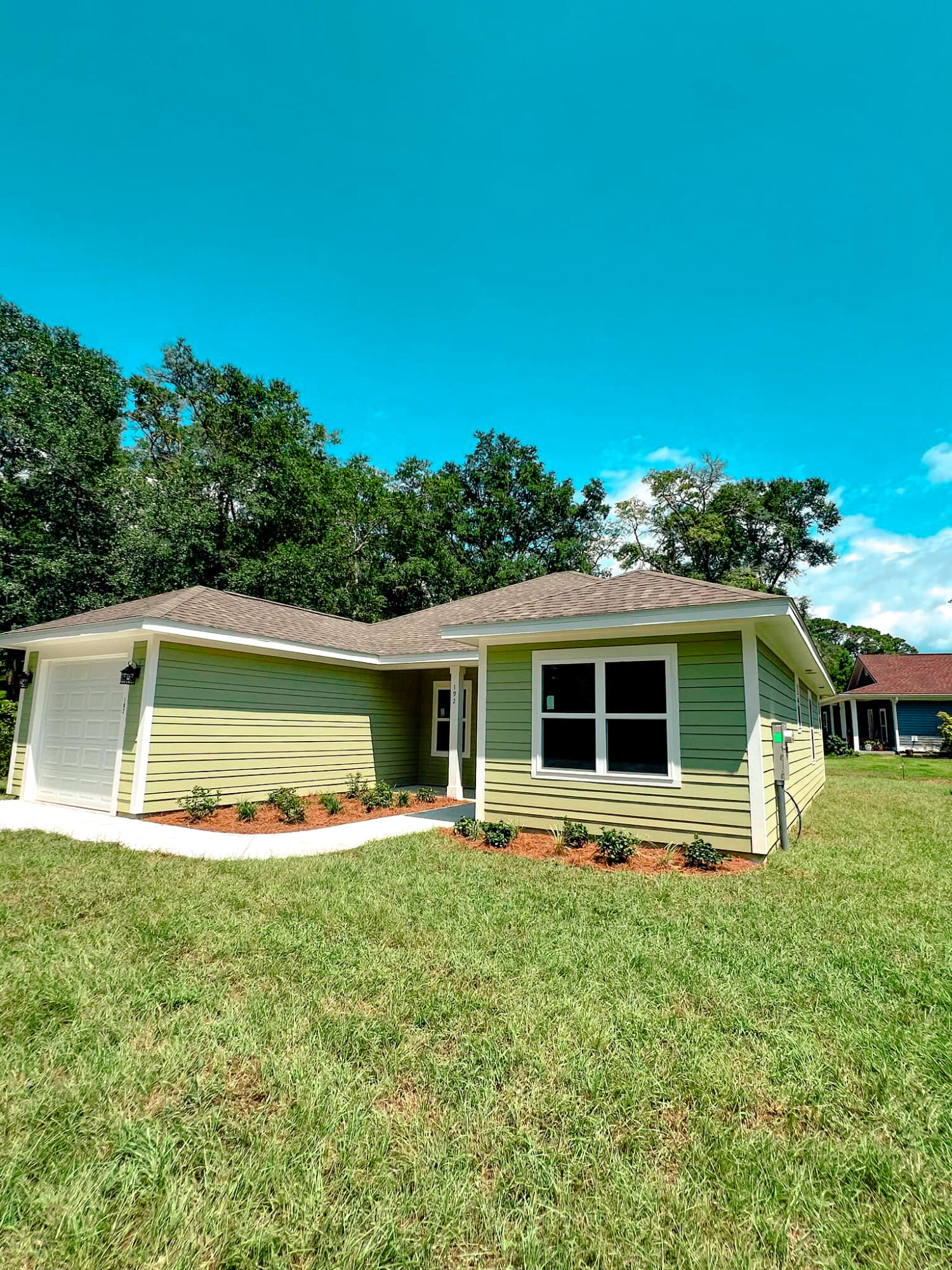 192 Caswell Branch Road Freeport, FL 32439 - Photo 2 of 21 front:side