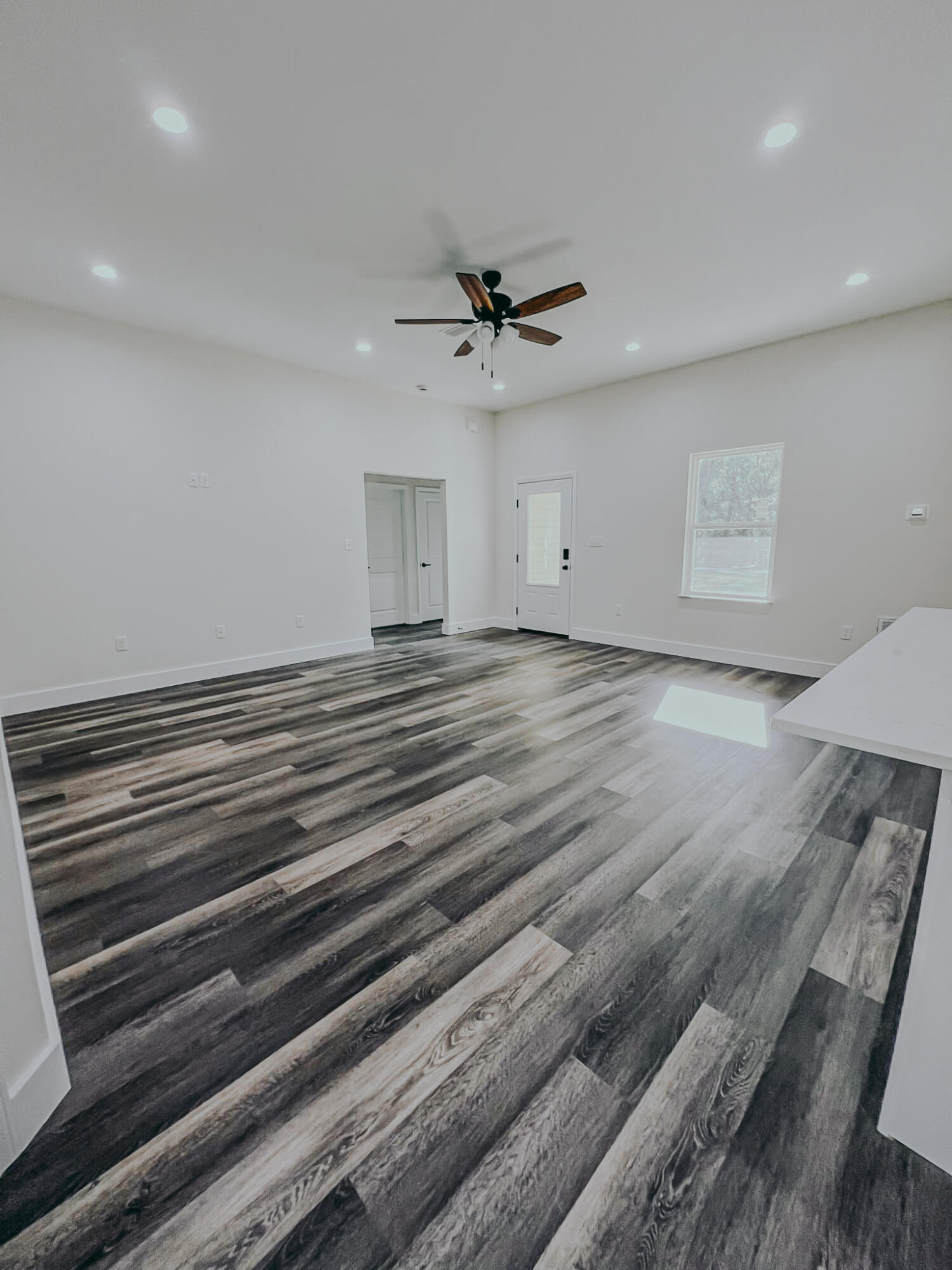 192 Caswell Branch Road Freeport, FL 32439 - Photo 3 of 21 living room