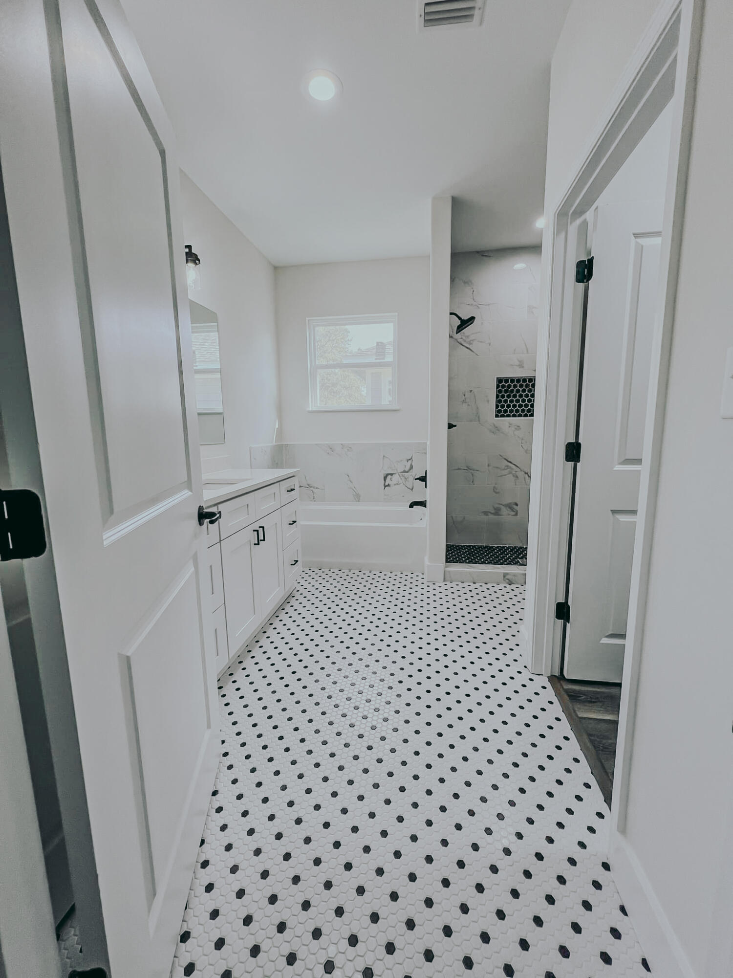 192 Caswell Branch Road Freeport, FL 32439 - Photo 9 of 21 master bathroom