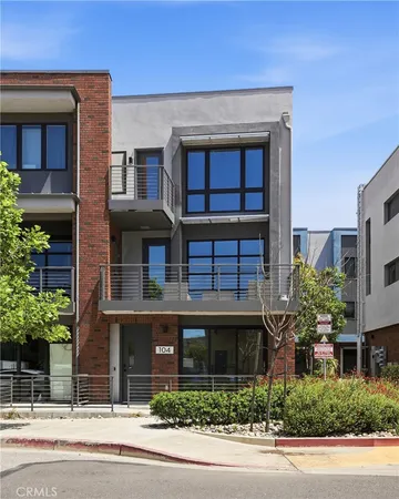 $949,000 | 2460 Victoria, Unit 104, San Luis Obispo, CA 93401