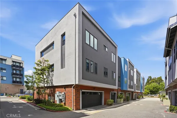 $949,000 | 2460 Victoria, Unit 104, San Luis Obispo, CA 93401