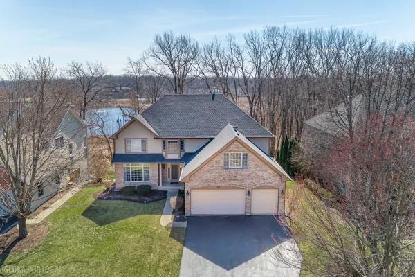 $1,074,900 | 207 Lions Court, Lake Zurich, IL 60047