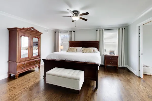 $1,074,900 | 207 Lions Court, Lake Zurich, IL 60047