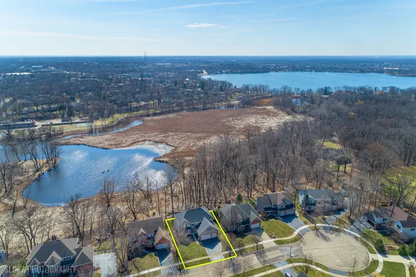 $1,074,900 | 207 Lions Court, Lake Zurich, IL 60047