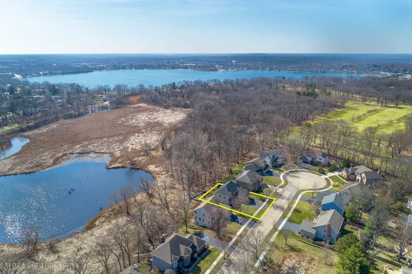 $1,074,900 | 207 Lions Court, Lake Zurich, IL 60047