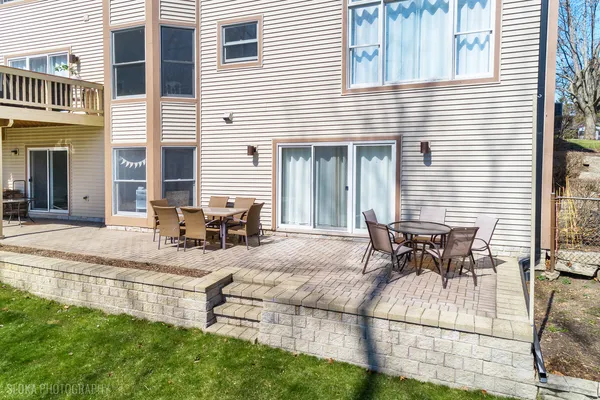 $1,074,900 | 207 Lions Court, Lake Zurich, IL 60047