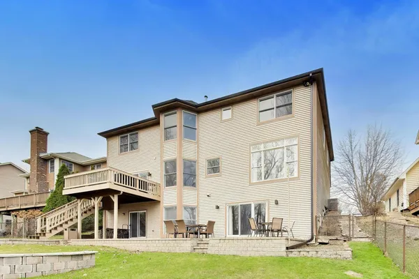 $1,074,900 | 207 Lions Court, Lake Zurich, IL 60047