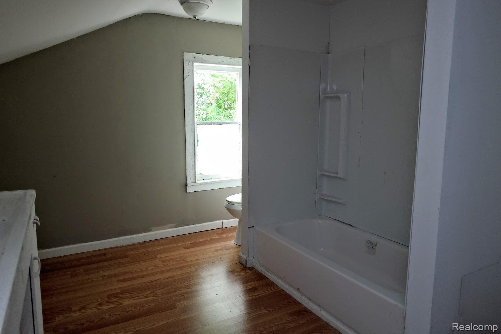 3063 South Center Road Burton, MI 48519 - Photo 18 of 20 SAM_4241.jpg