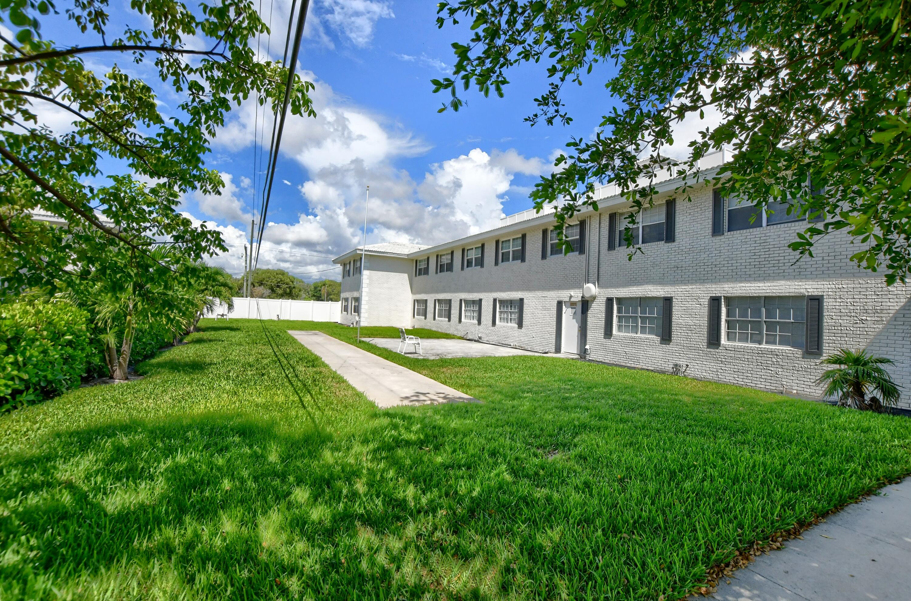 298 Southwest 6th Street, Unit 2080 Boca Raton, FL 33432 - Photo 17 of 18 17_ebf_9143-hdr(5)