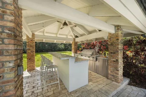 $16,900,000 | 9000 Arvida Drive, Coral Gables, FL 33156