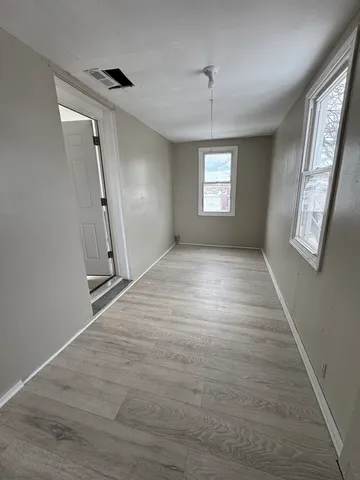 $1,500 | 2206 South Oakley Avenue, Unit 2B, Chicago, IL 60608