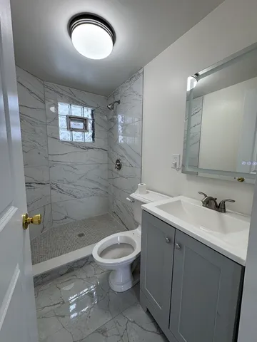 $1,500 | 2206 South Oakley Avenue, Unit 2B, Chicago, IL 60608