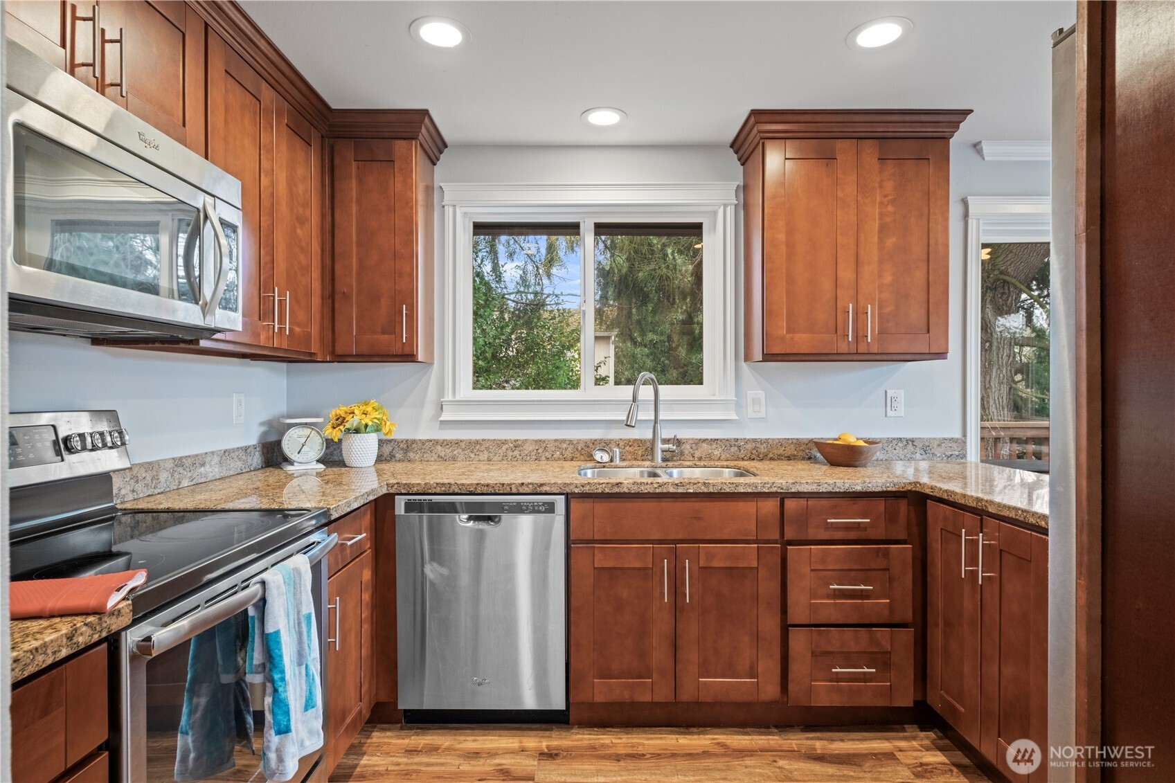 1123 Southwest 144th Street Burien, WA 98166 - Photo 7 of 31