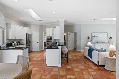 $1,390,000 | 2092 Imperial Circle, Naples, FL 34110