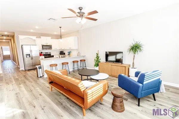 $2,000 | 2931 Niccoline Way, Baton Rouge, LA 70816