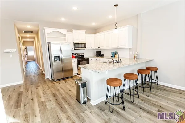 $2,000 | 2931 Niccoline Way, Baton Rouge, LA 70816