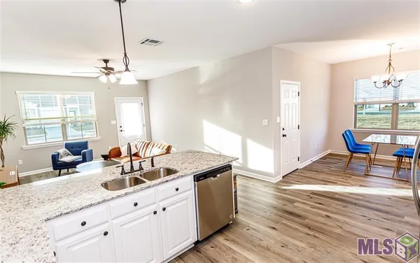 $2,000 | 2931 Niccoline Way, Baton Rouge, LA 70816