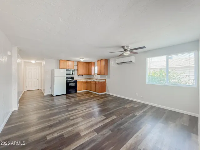 $925 | 2615 West Augusta Avenue, Unit 2, Phoenix, AZ 85051