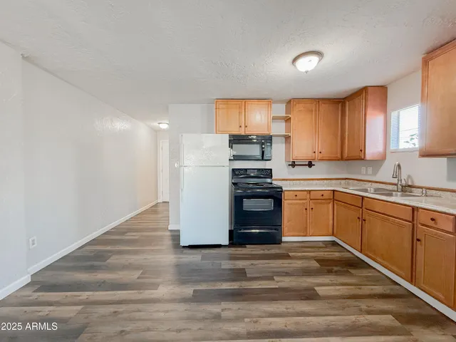$925 | 2615 West Augusta Avenue, Unit 2, Phoenix, AZ 85051