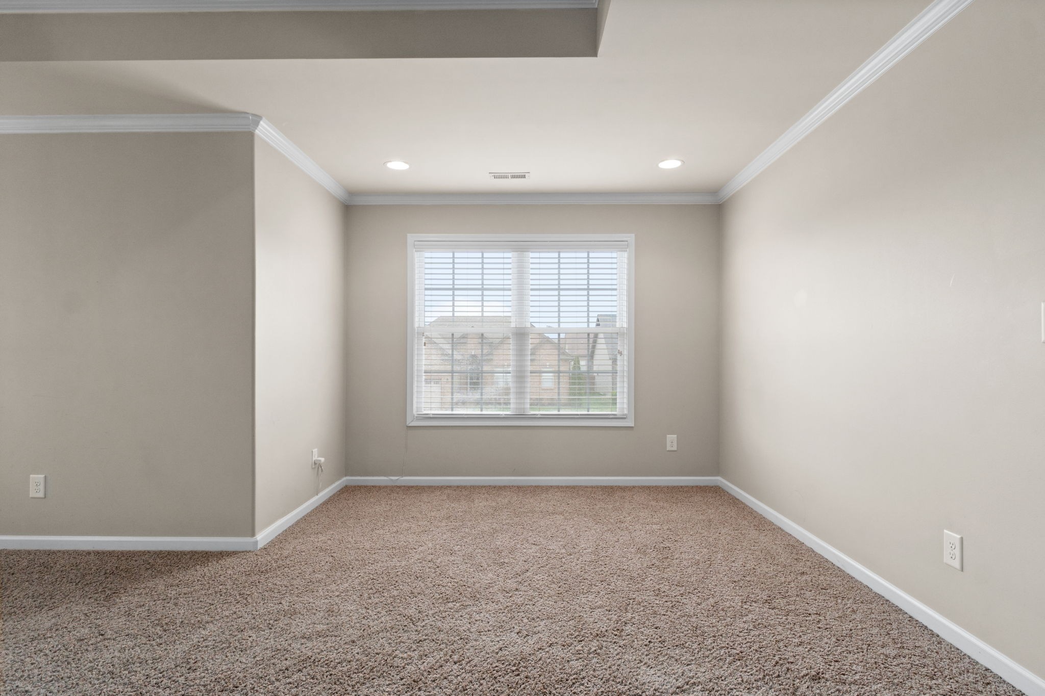 1431 Raven Road Clarksville, TN 37042 - Photo 18 of 32 an empty room with windows