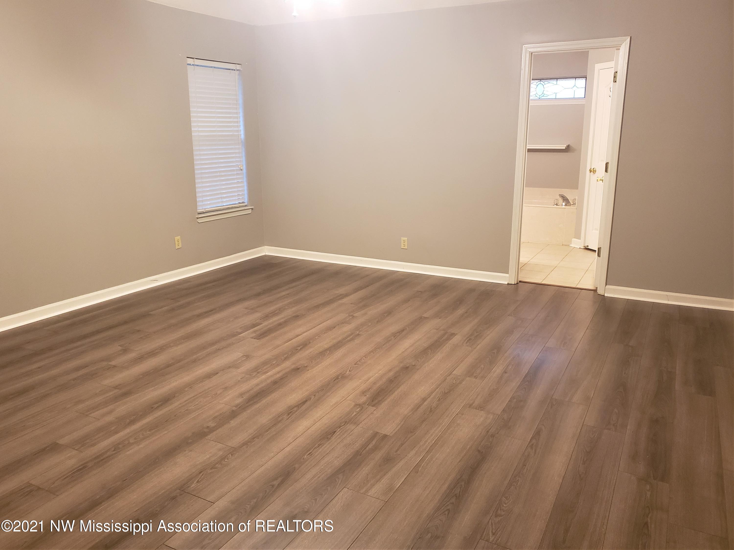 2068 Heather Ridge Southaven, MS 38672 - Photo 11 of 23 20210302_173220