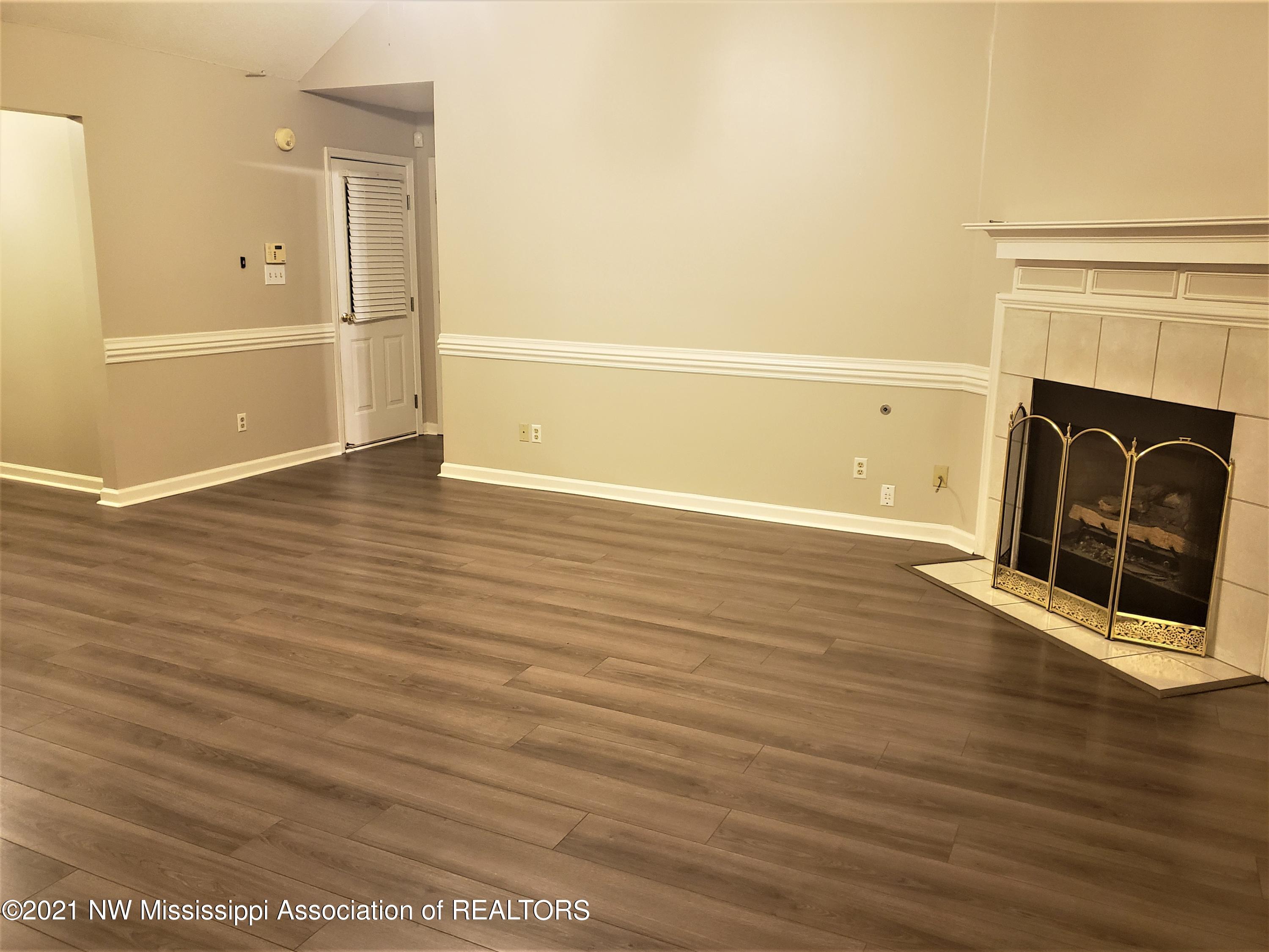 2068 Heather Ridge Southaven, MS 38672 - Photo 2 of 23 20210302_173327