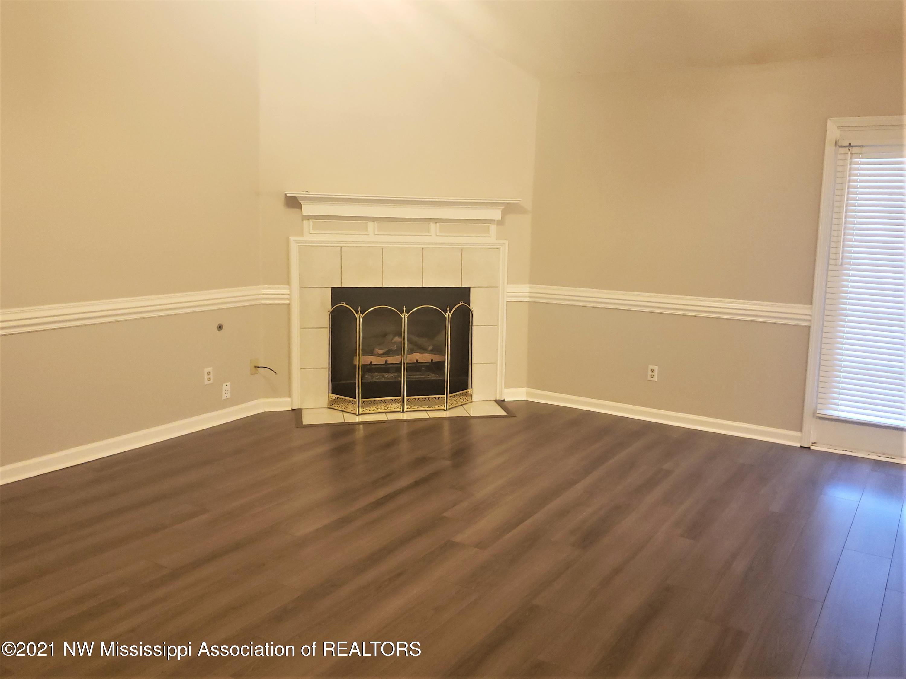 2068 Heather Ridge Southaven, MS 38672 - Photo 5 of 23 20210303_164146