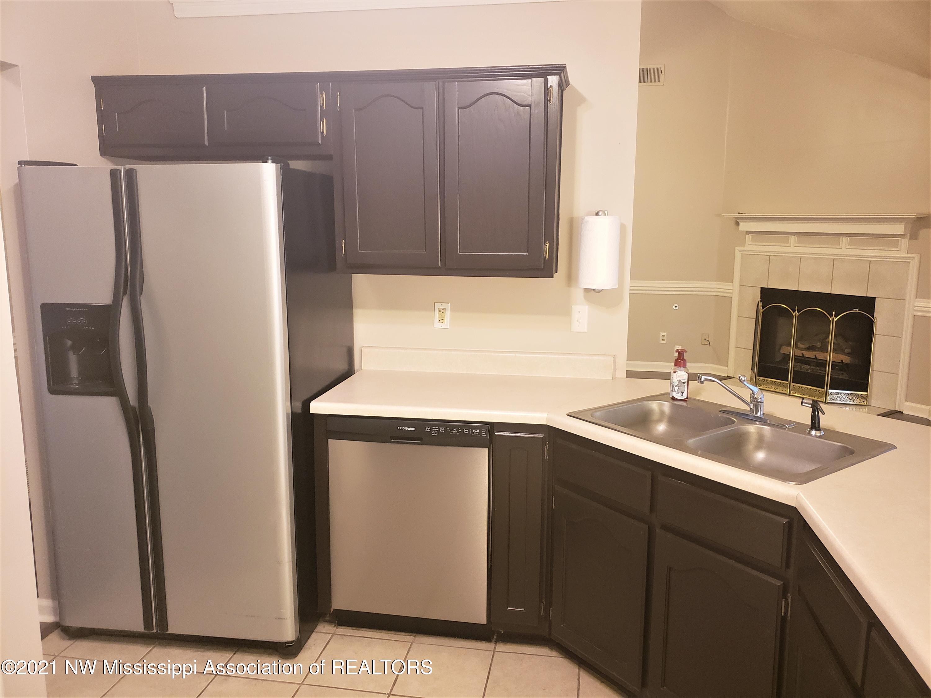 2068 Heather Ridge Southaven, MS 38672 - Photo 8 of 23 20210303_164245