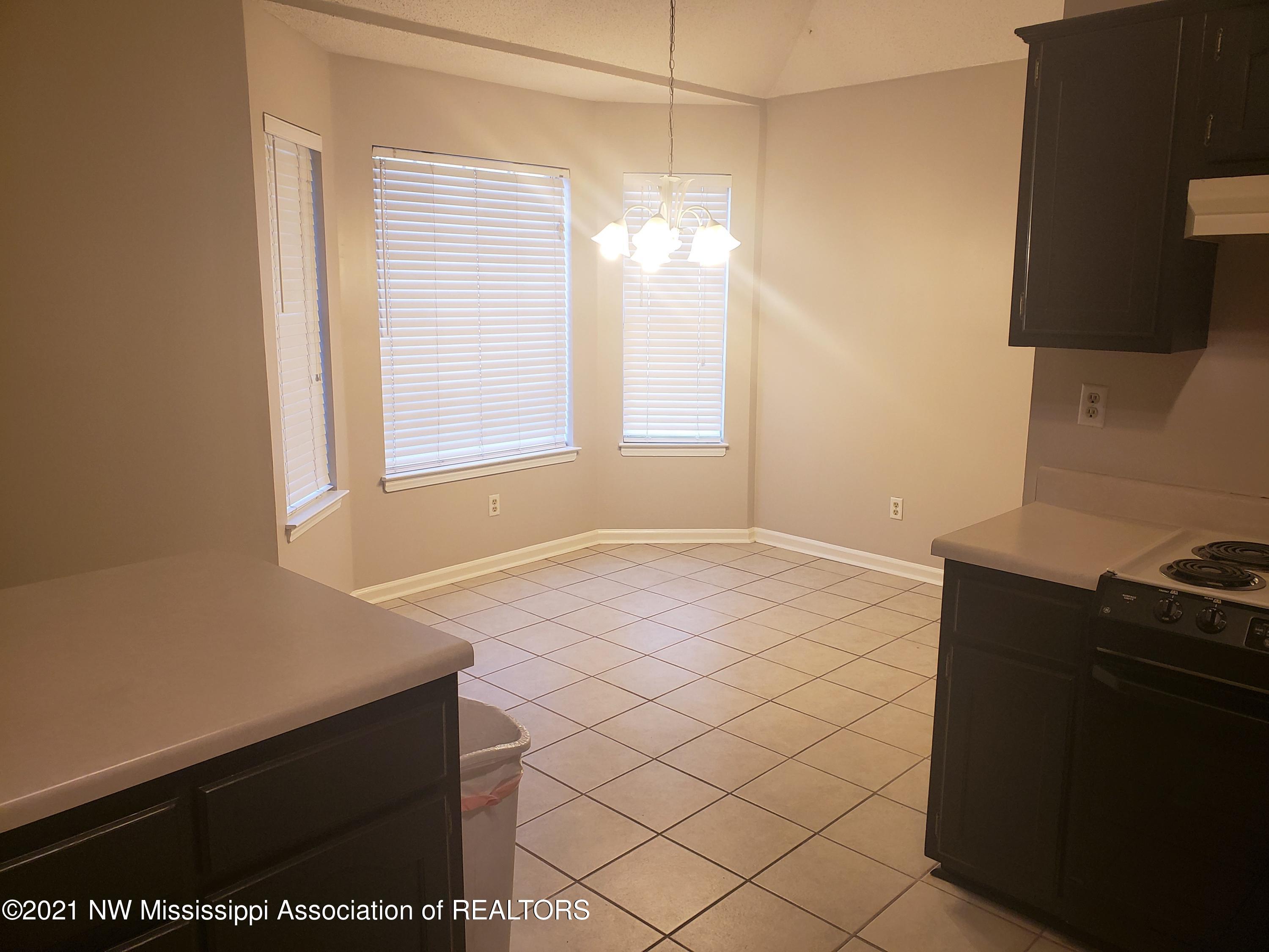 2068 Heather Ridge Southaven, MS 38672 - Photo 9 of 23 20210303_164224