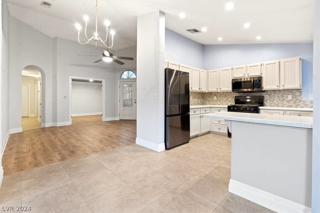 375 Rushing Creek Court Henderson, NV 89014 - Photo 12 of 37 Dining Room