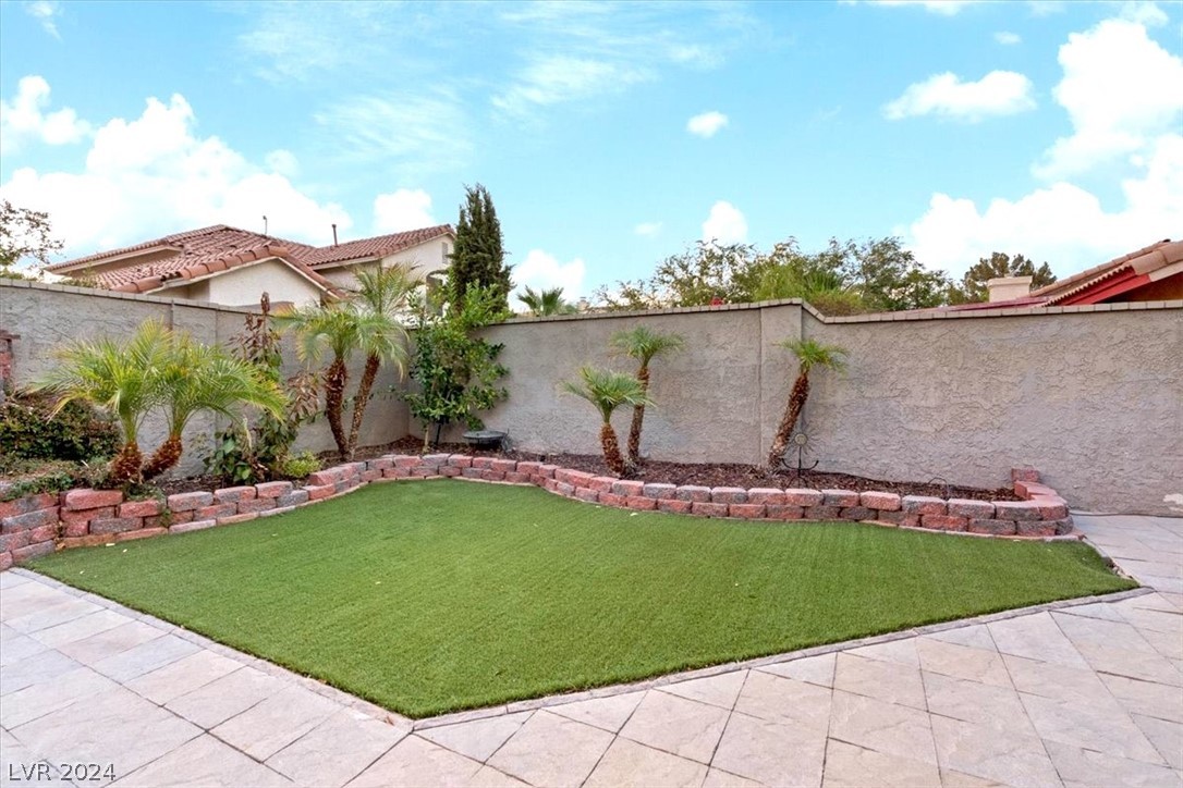 375 Rushing Creek Court Henderson, NV 89014 - Photo 31 of 37 Large Low Maintenance Backyard