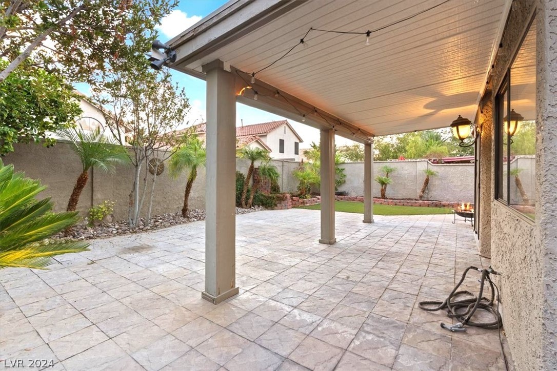 375 Rushing Creek Court Henderson, NV 89014 - Photo 6 of 37 Large Backyard with Covered Patio