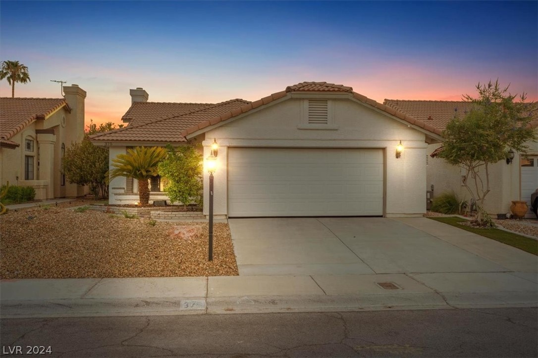 375 Rushing Creek Court Henderson, NV 89014 - Photo 7 of 37 Highly Upgraded Home in Green Valley
