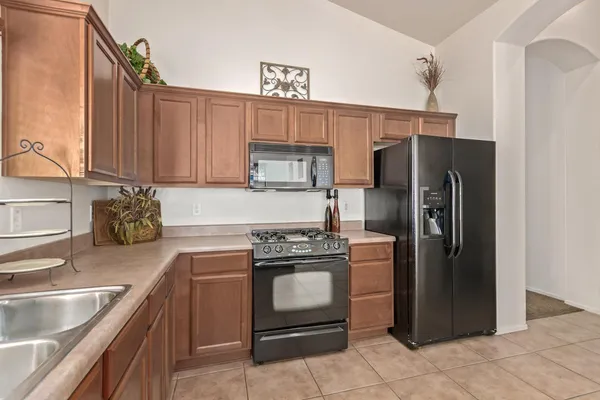 $2,800 | 6850 East Pearl Street, Mesa, AZ 85207