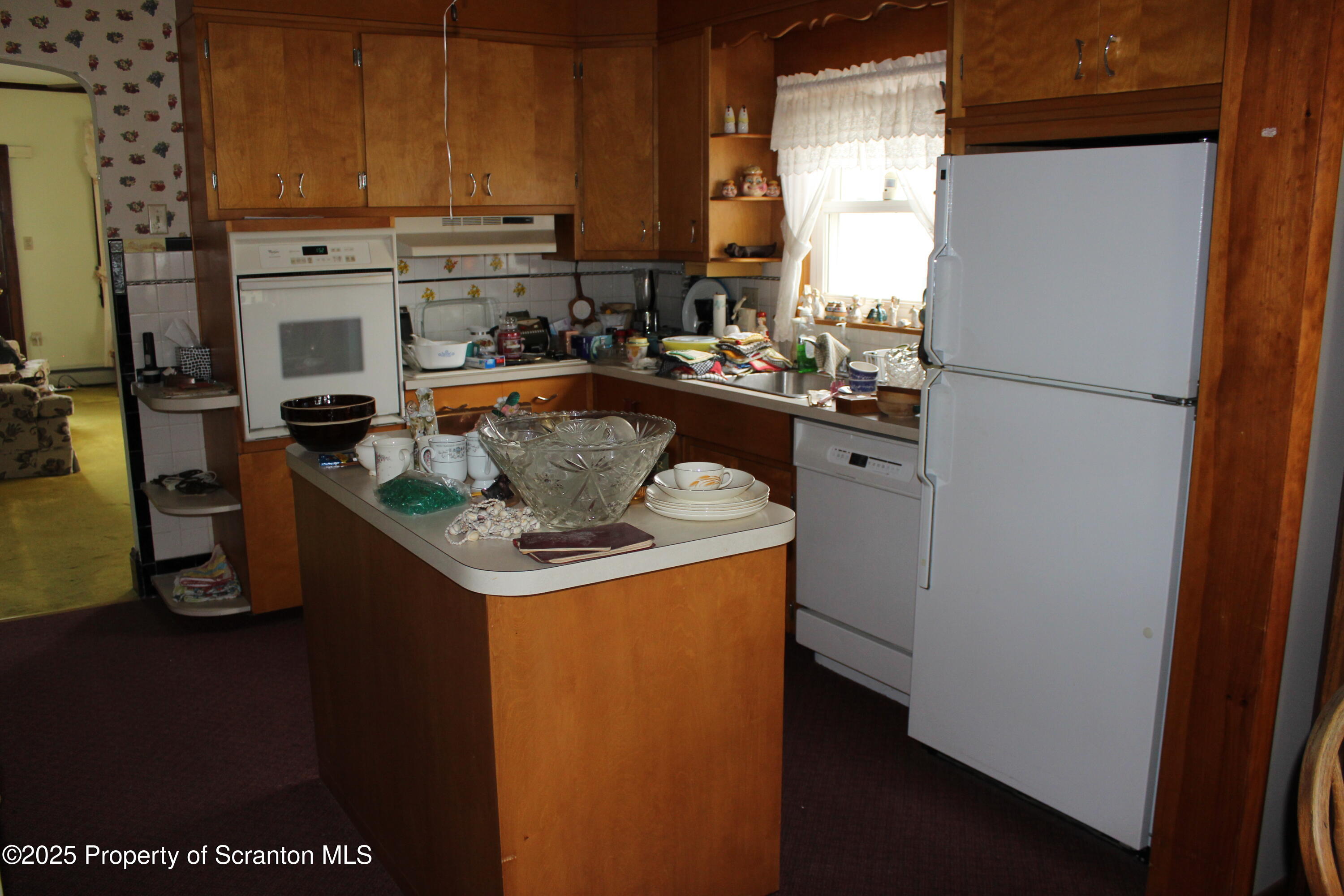 417 Cayuga Street Scranton, PA 18508 - Photo 10 of 20 Kitchen