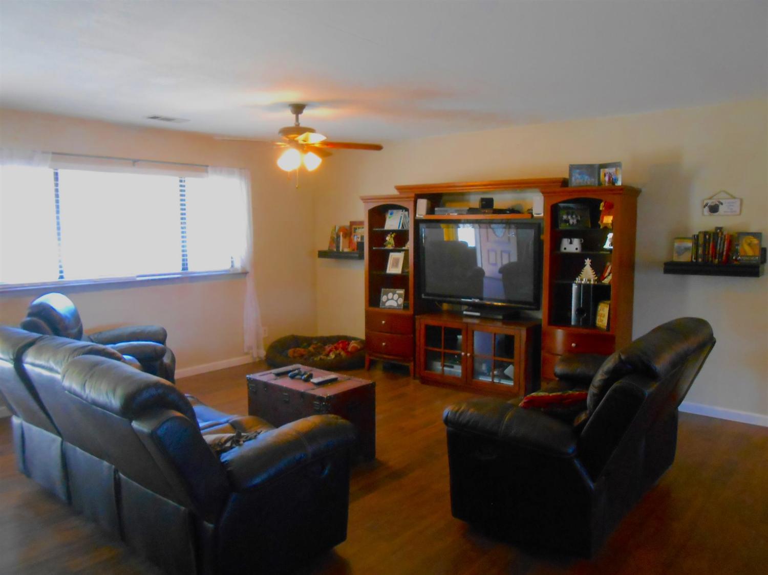 23101 Homestead Way Tehachapi, CA 93561 - Photo 13 of 21 Gallery Image 13