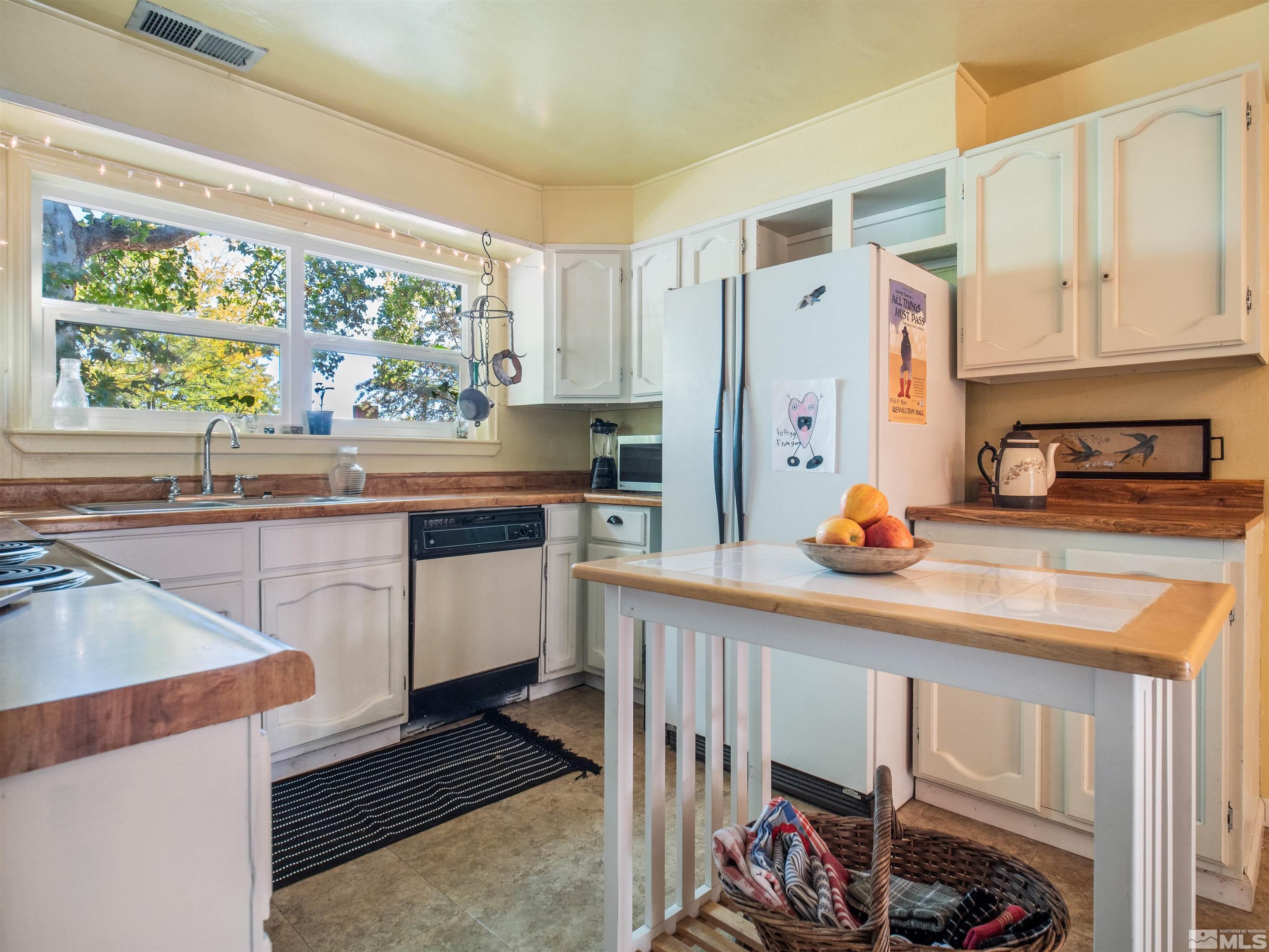 1625 Oakhurst Avenue Reno, NV 89509 - Photo 8 of 39 Photo 8
