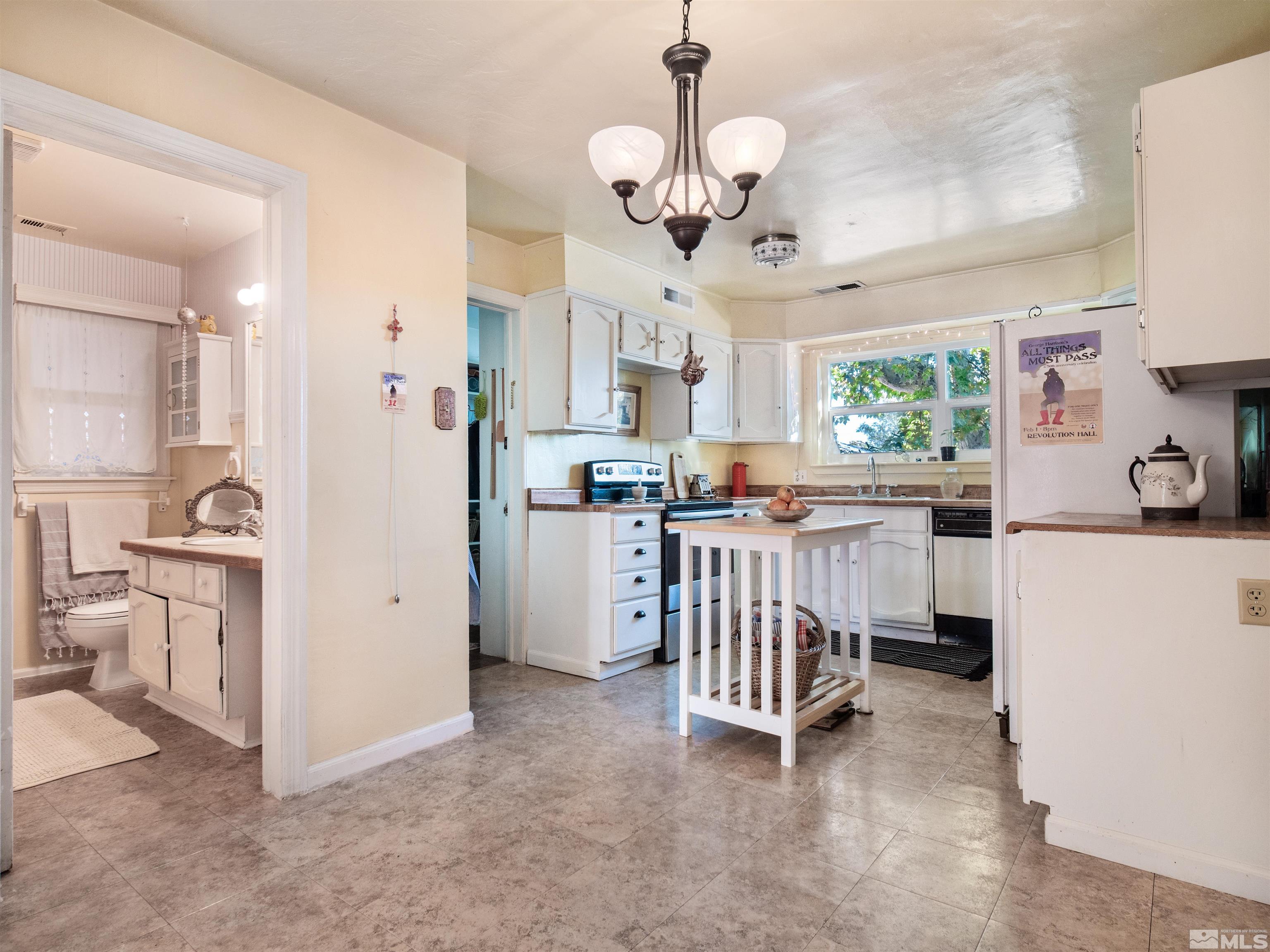 1625 Oakhurst Avenue Reno, NV 89509 - Photo 10 of 39 Photo 10