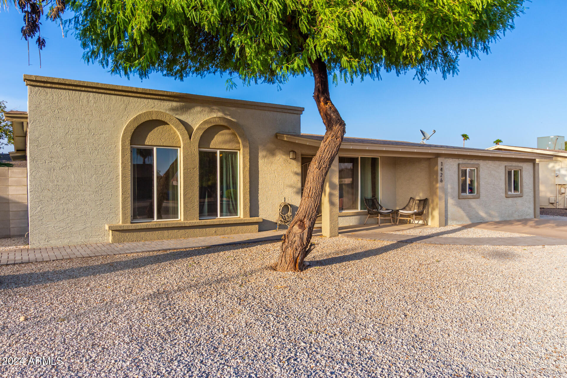 1426 West Utopia Road Phoenix, AZ 85027 - Photo 3 of 39 0004-04-Utopia