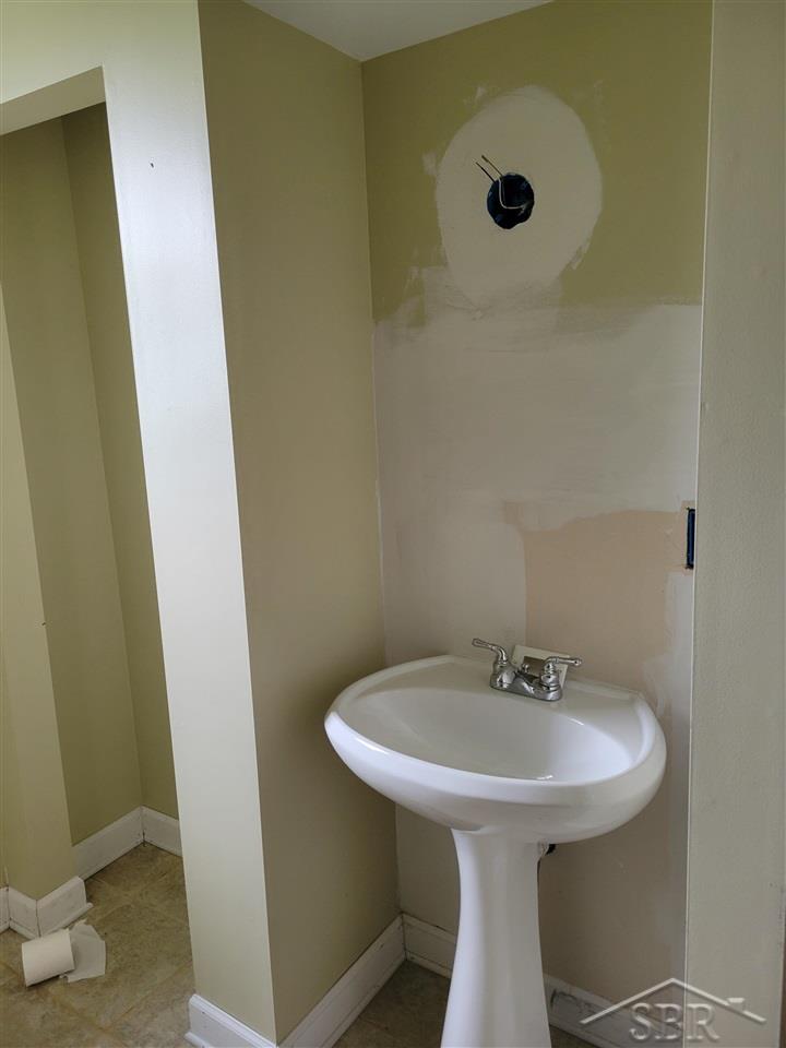 9047 East Burt Road Birch Run, MI 48415 - Photo 15 of 25 50044412-14.JPG