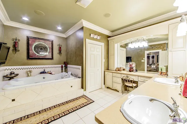 $1,250,000 | 188 Brady Bunch Lane, Lockport, LA 70374